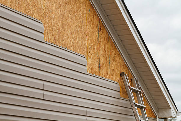 24/7 Emergency Storm Damage Siding Repair experts in Robinson, IL